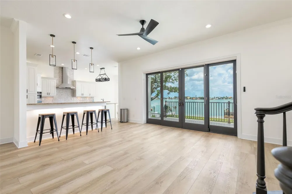 4 PARADISE LANE Treasure Island, FL 33706
