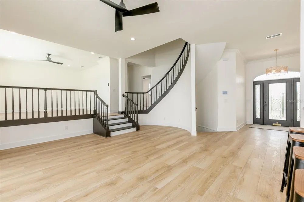 4 PARADISE LANE Treasure Island, FL 33706