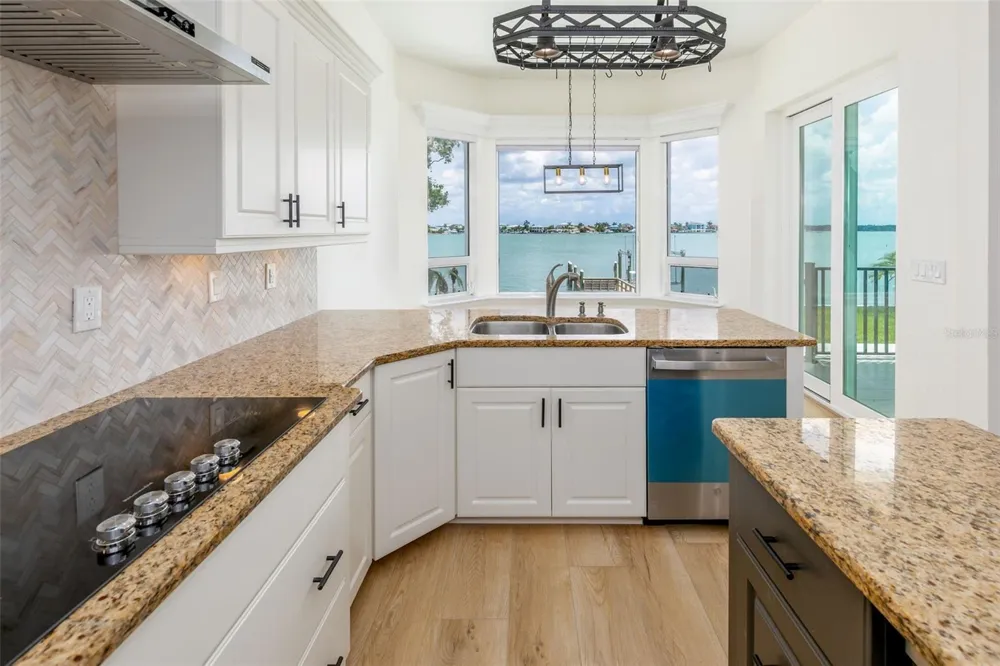 4 PARADISE LANE Treasure Island, FL 33706