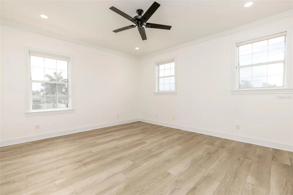 4 PARADISE LANE Treasure Island, FL 33706