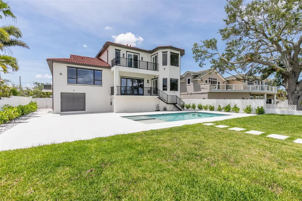 4 PARADISE LANE Treasure Island, FL 33706