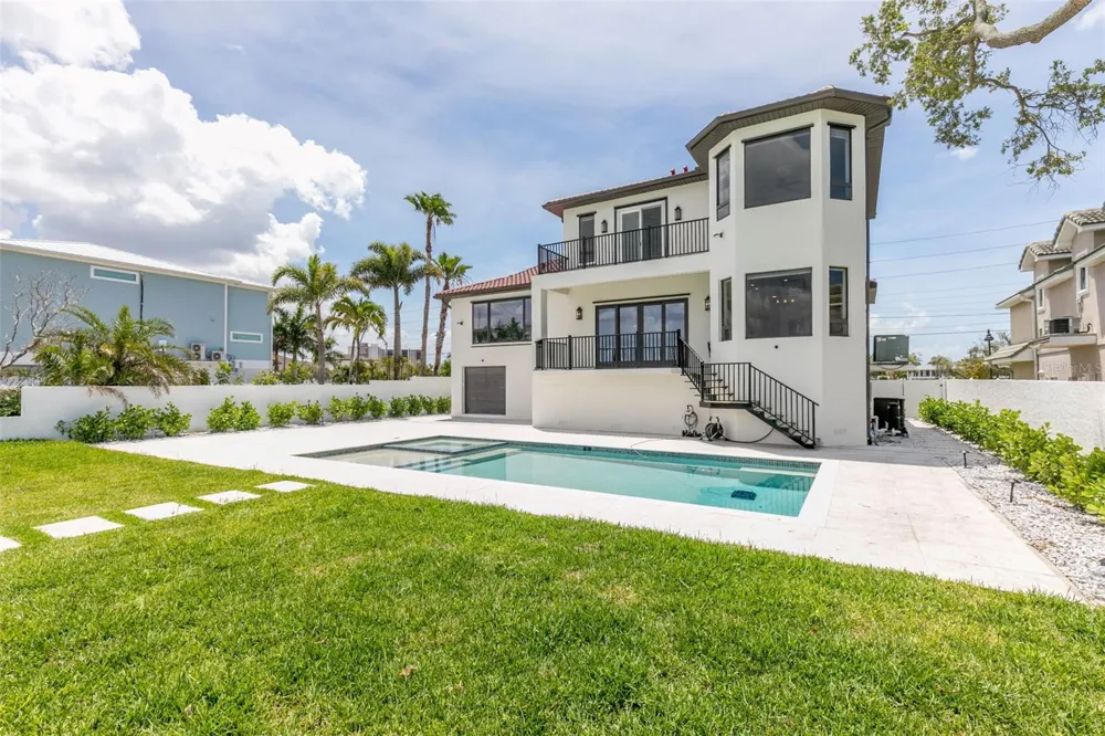 4 PARADISE LANE Treasure Island, FL 33706