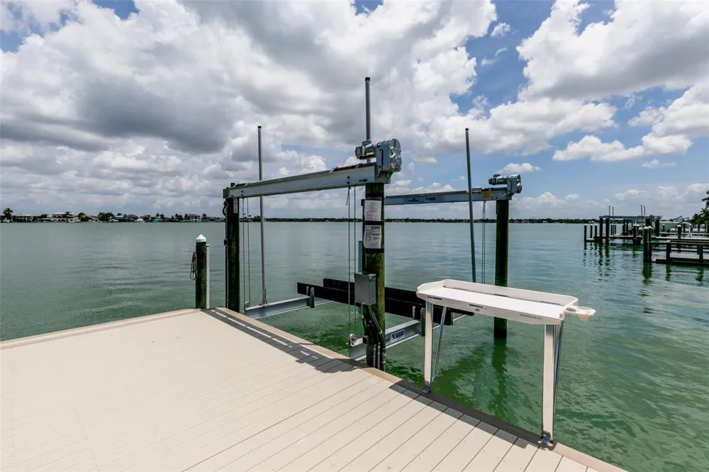 4 PARADISE LANE Treasure Island, FL 33706