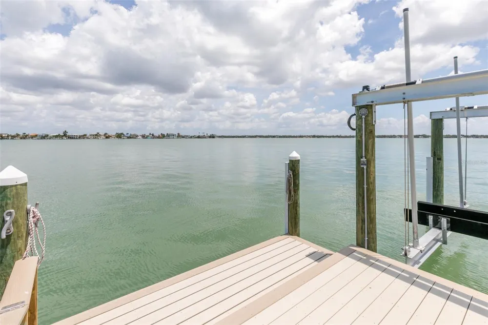4 PARADISE LANE Treasure Island, FL 33706