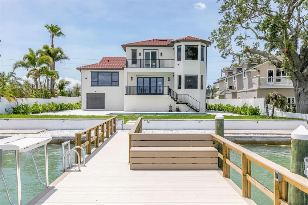 4 PARADISE LANE Treasure Island, FL 33706