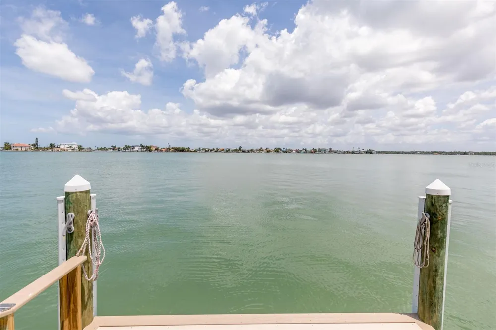4 PARADISE LANE Treasure Island, FL 33706