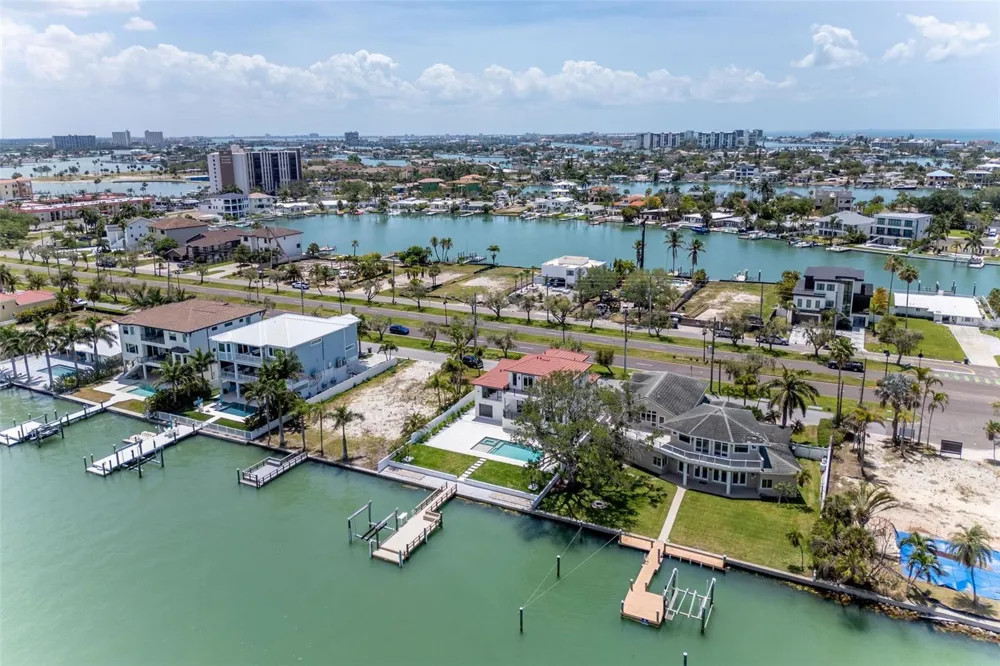 4 PARADISE LANE Treasure Island, FL 33706