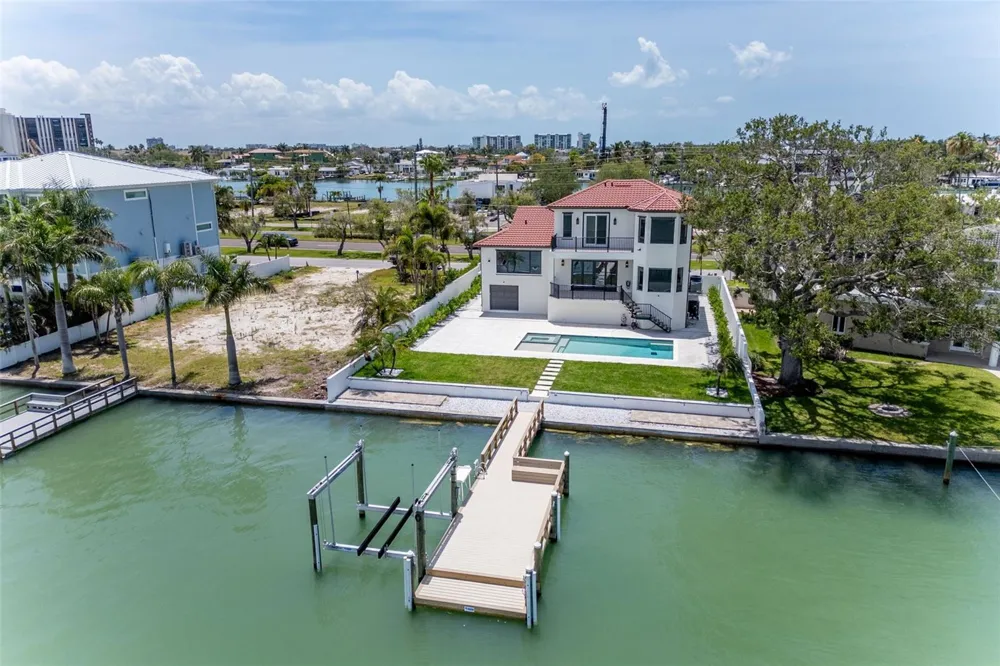 4 PARADISE LANE Treasure Island, FL 33706