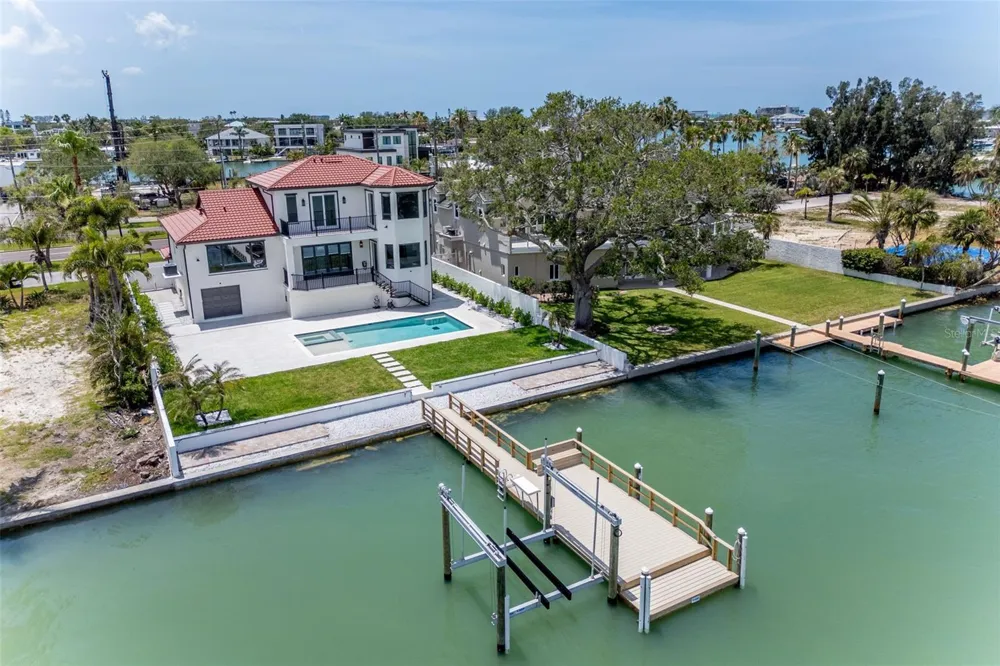 4 PARADISE LANE Treasure Island, FL 33706