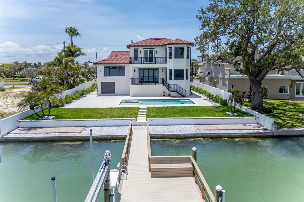 4 PARADISE LANE Treasure Island, FL 33706
