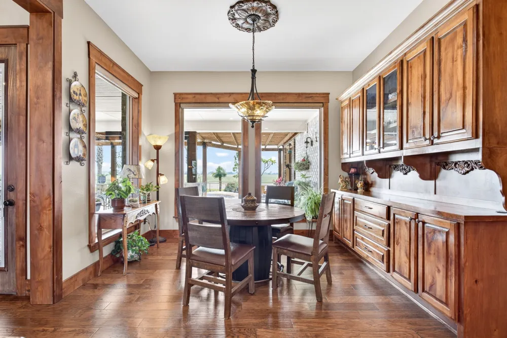 501 Alsdorf Road Ennis, TX 75119