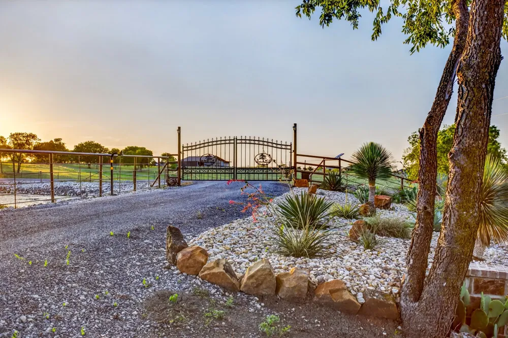 501 Alsdorf Road Ennis, TX 75119