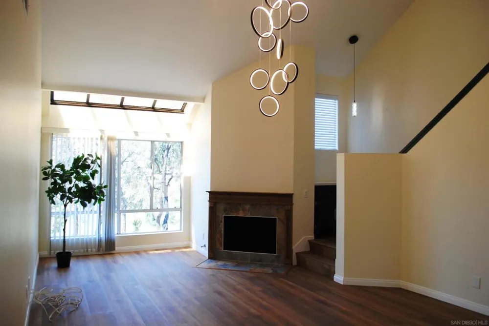 6116 Calle Mariselda #304 San Diego, CA 92124