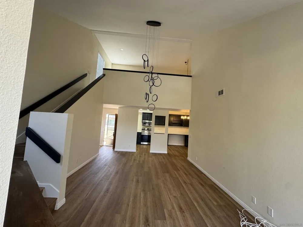 6116 Calle Mariselda #304 San Diego, CA 92124