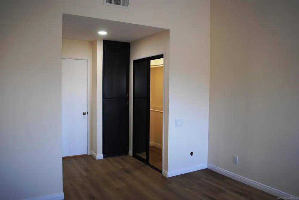 6116 Calle Mariselda #304 San Diego, CA 92124