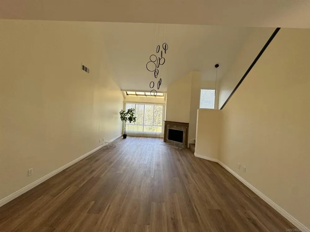 6116 Calle Mariselda #304 San Diego, CA 92124