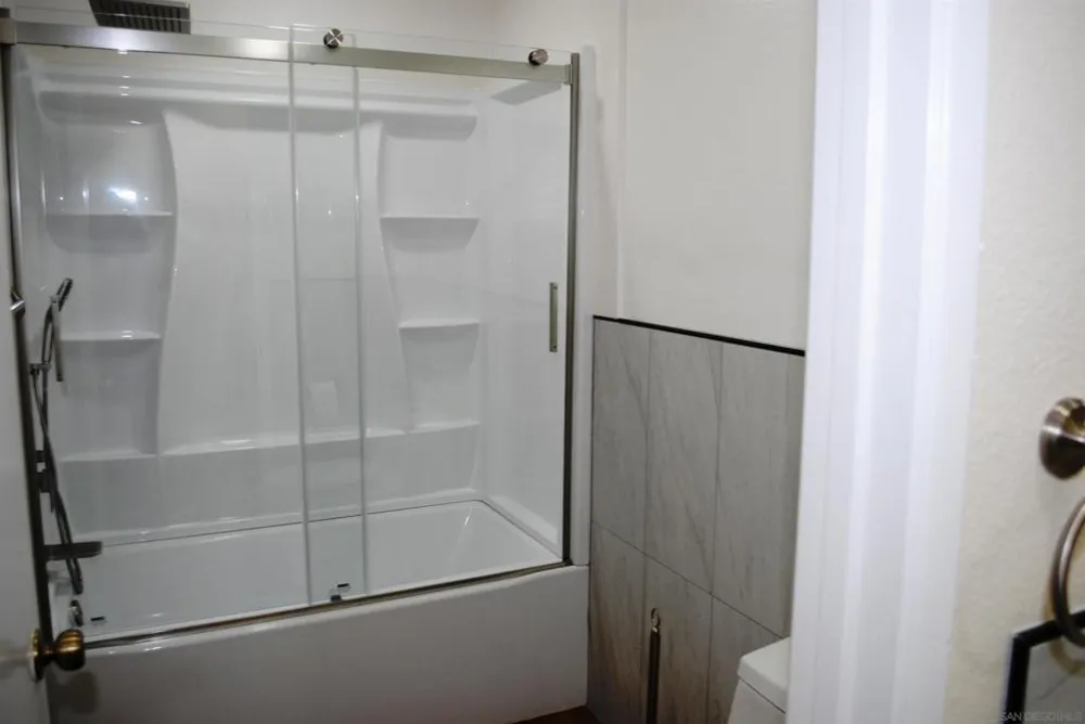 6116 Calle Mariselda #304 San Diego, CA 92124
