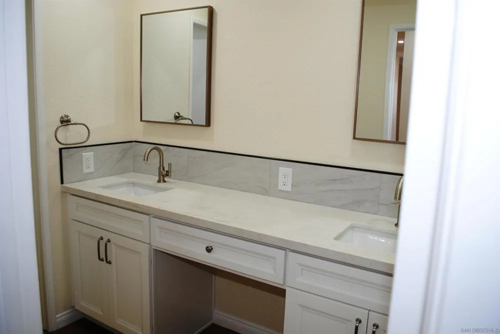 6116 Calle Mariselda #304 San Diego, CA 92124