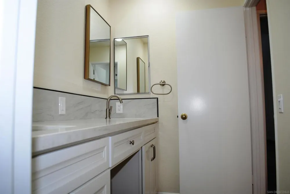6116 Calle Mariselda #304 San Diego, CA 92124