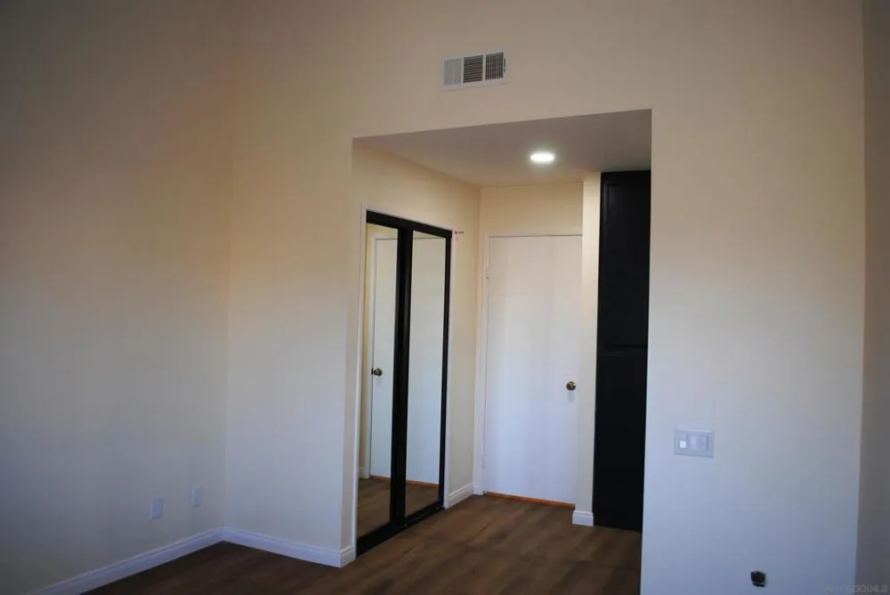 6116 Calle Mariselda #304 San Diego, CA 92124