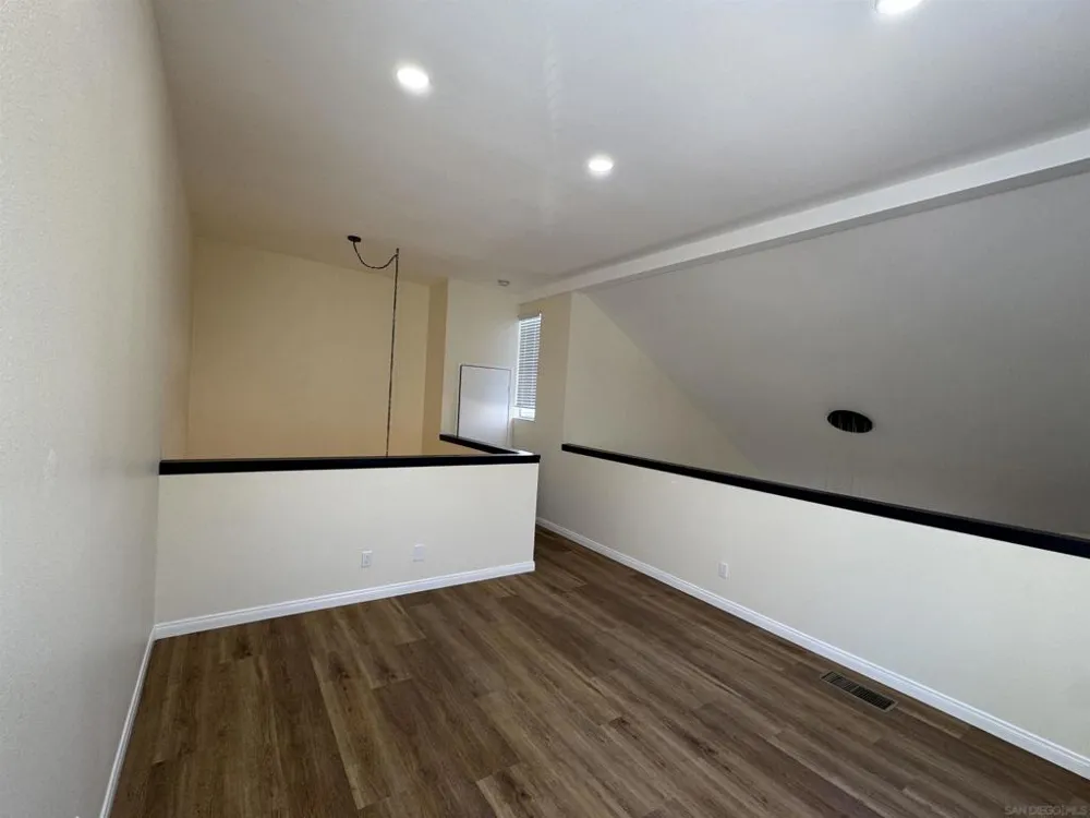 6116 Calle Mariselda #304 San Diego, CA 92124