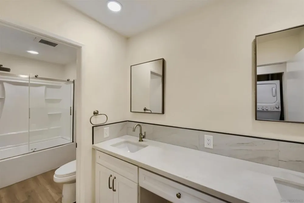 6116 Calle Mariselda #304 San Diego, CA 92124