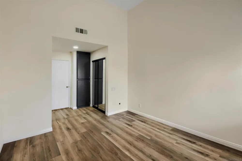 6116 Calle Mariselda #304 San Diego, CA 92124