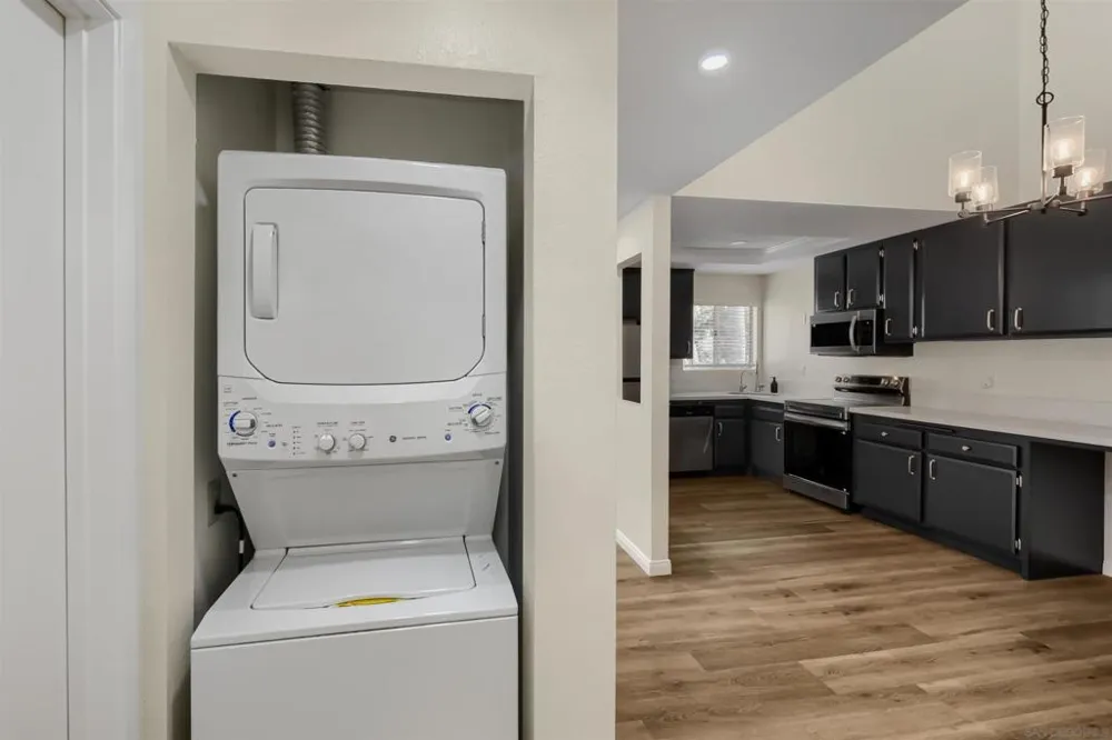 6116 Calle Mariselda #304 San Diego, CA 92124