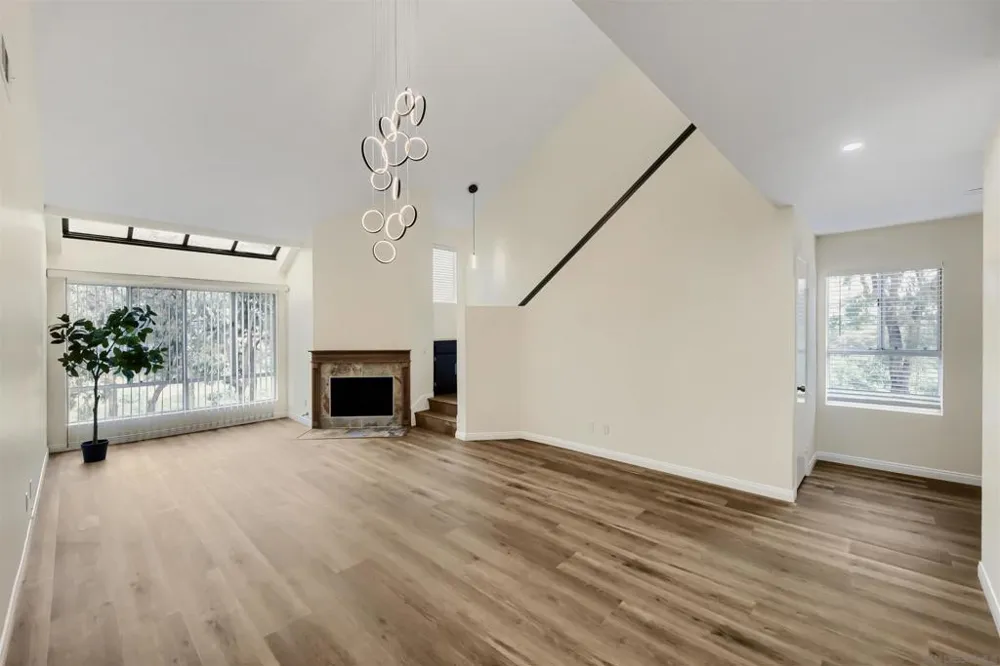 6116 Calle Mariselda #304 San Diego, CA 92124