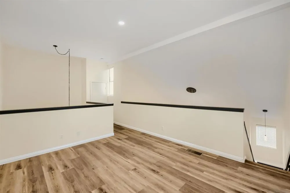 6116 Calle Mariselda #304 San Diego, CA 92124