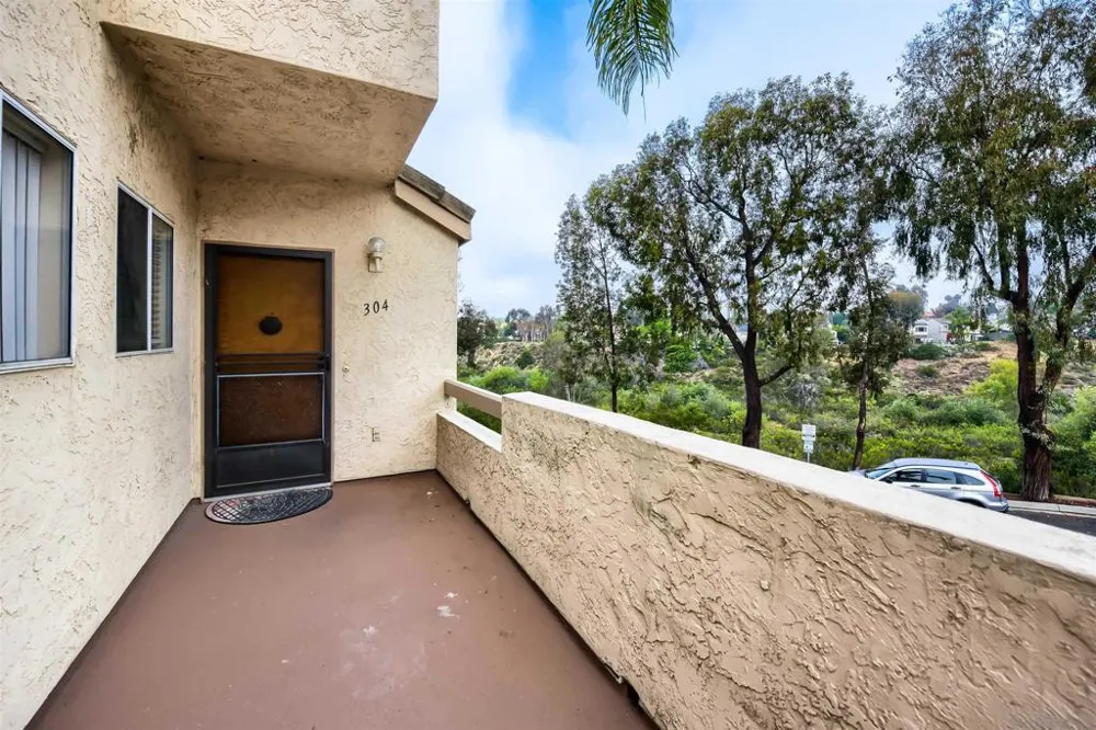 6116 Calle Mariselda #304 San Diego, CA 92124