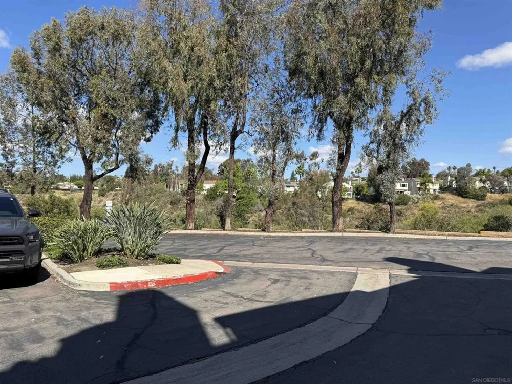 6116 Calle Mariselda #304 San Diego, CA 92124