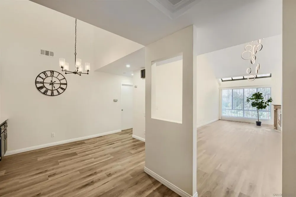 6116 Calle Mariselda #304 San Diego, CA 92124