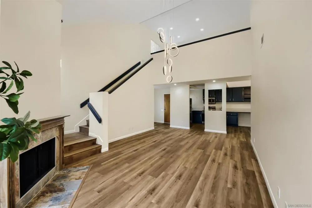 6116 Calle Mariselda #304 San Diego, CA 92124