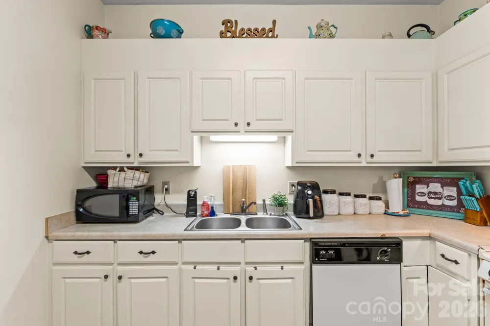 3341 Peniel Road Tryon, NC 28782