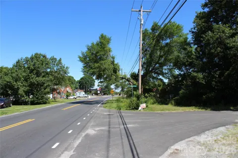 617 US 221 Highway