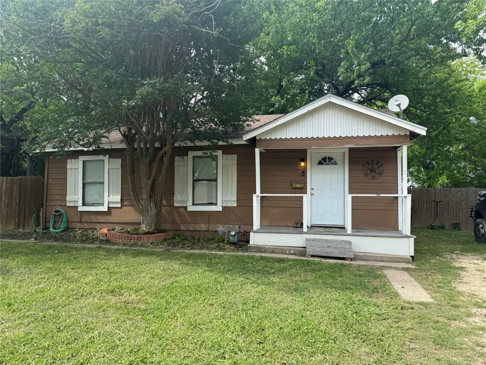 1006 Bishop Street Commerce, TX 75428