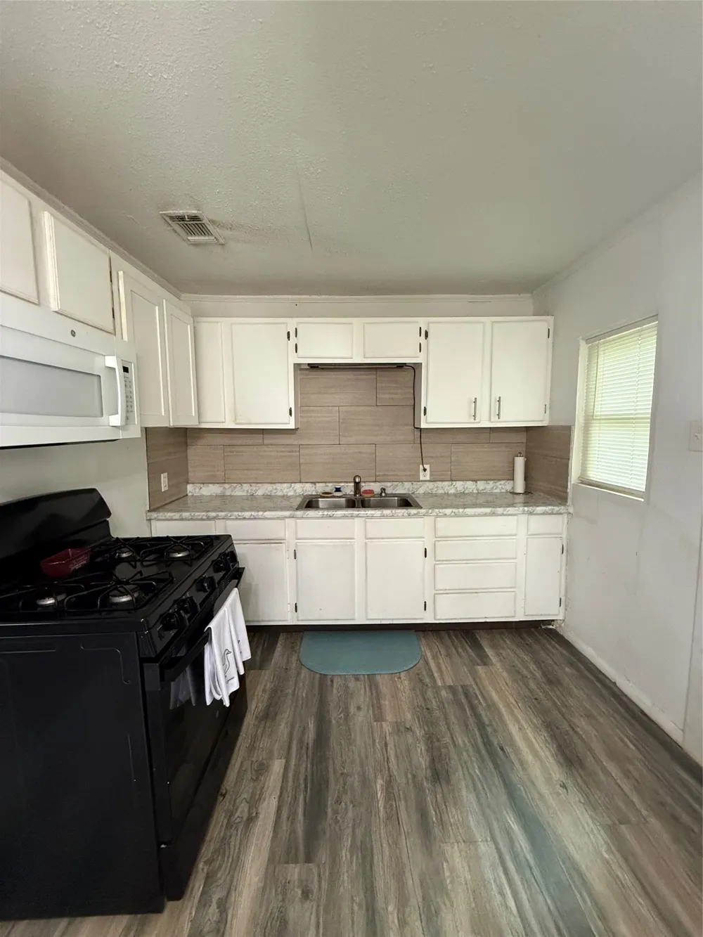 1006 Bishop Street Commerce, TX 75428