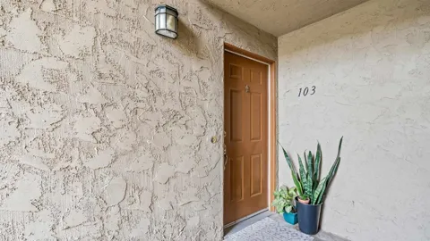 589 Johnson Avenue #103
