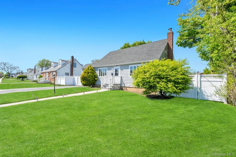 259 Rutherford Avenue Massapequa, NY 11758
