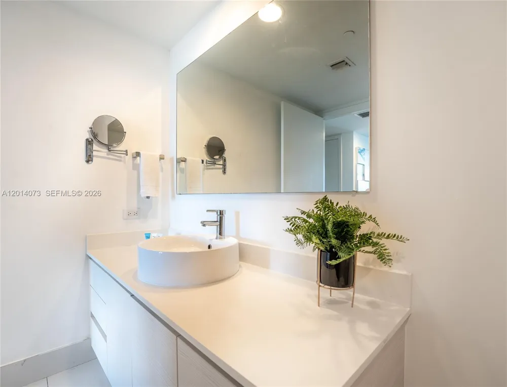 2602 E Hallandale Beach Blvd #R806 Hallandale Beach, FL 33009