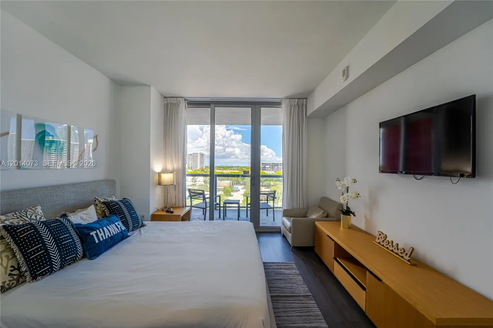 2602 E Hallandale Beach Blvd #R806 Hallandale Beach, FL 33009