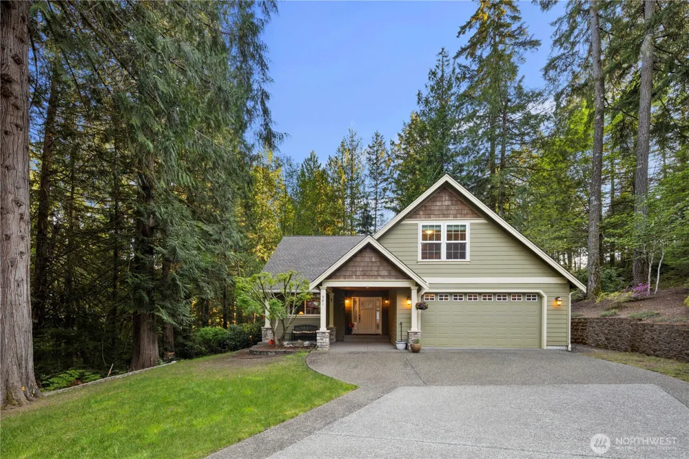 981 E Lakeshore Dr Allyn, WA 98524