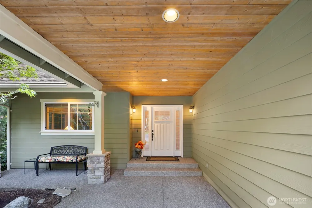 981 E Lakeshore Dr Allyn, WA 98524
