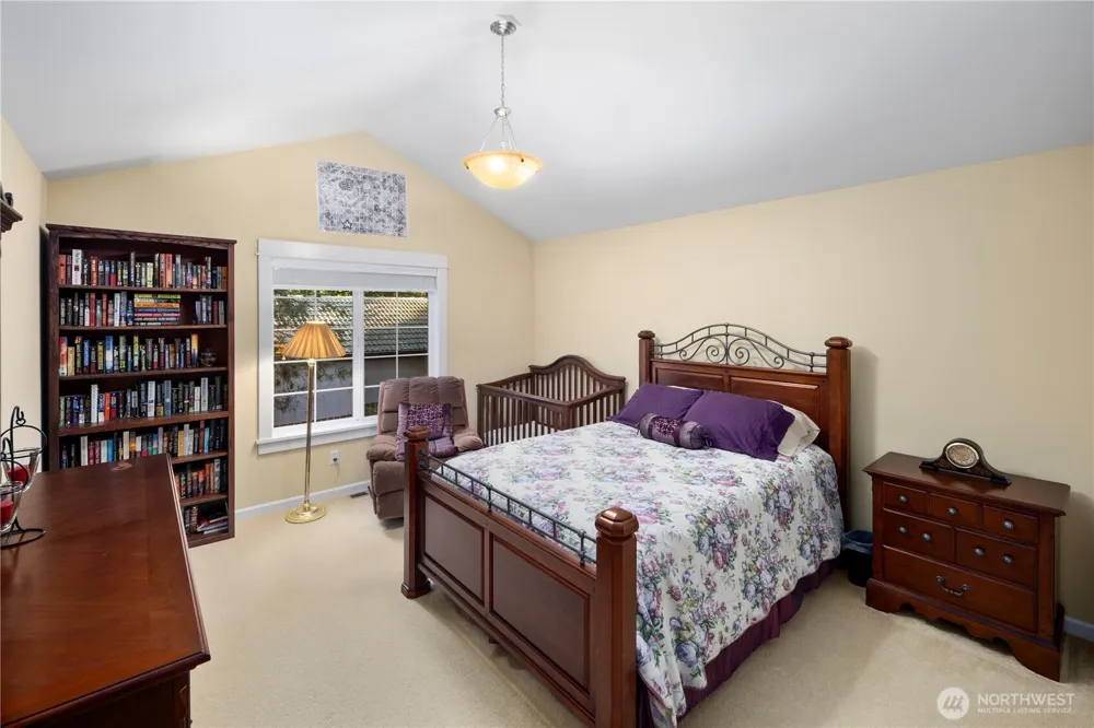 981 E Lakeshore Dr Allyn, WA 98524
