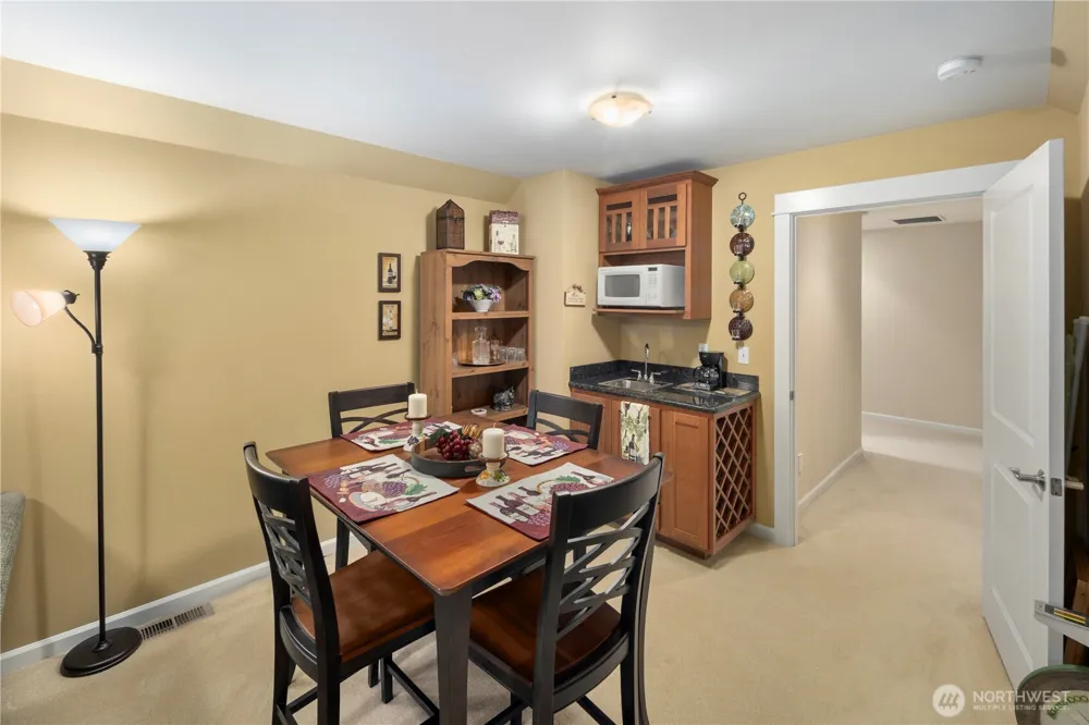 981 E Lakeshore Dr Allyn, WA 98524