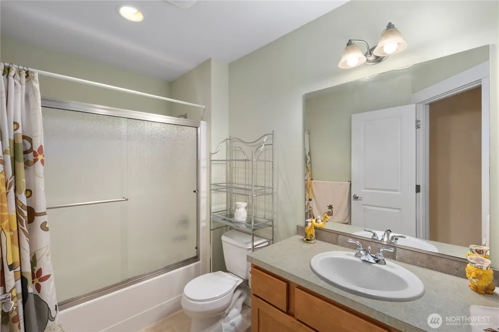 981 E Lakeshore Dr Allyn, WA 98524