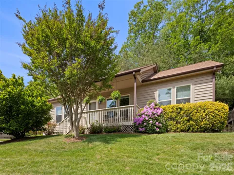 1 Hedgerose Court #B