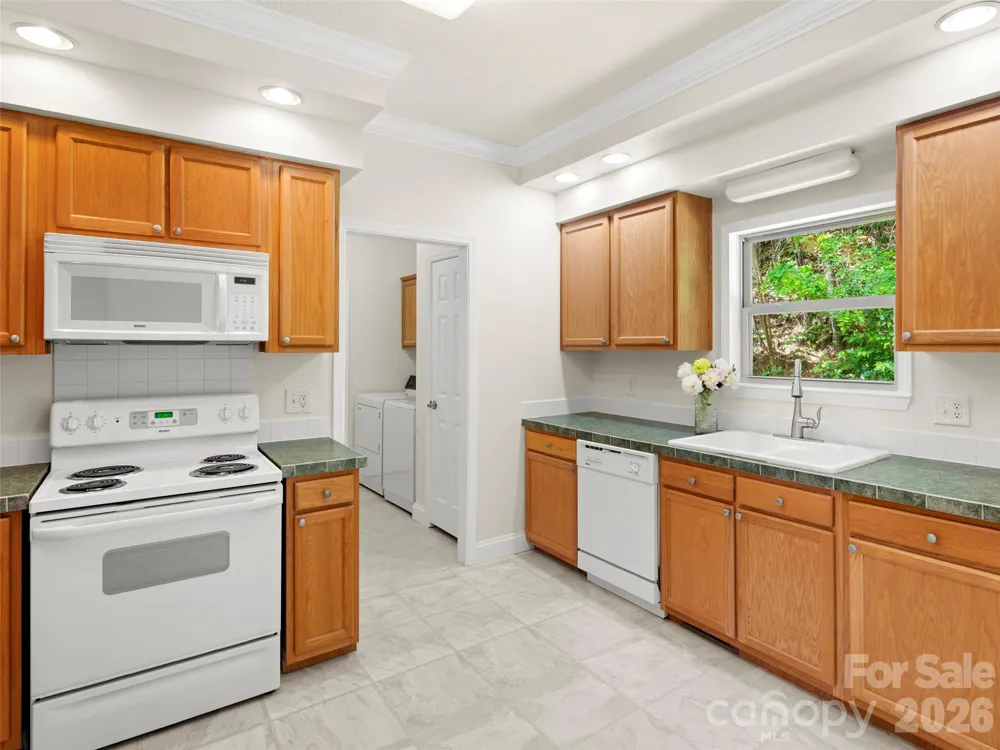 1 Hedgerose Court #B Asheville, NC 28805