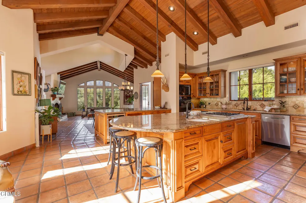 5180 Reeves Road Ojai, CA 93023